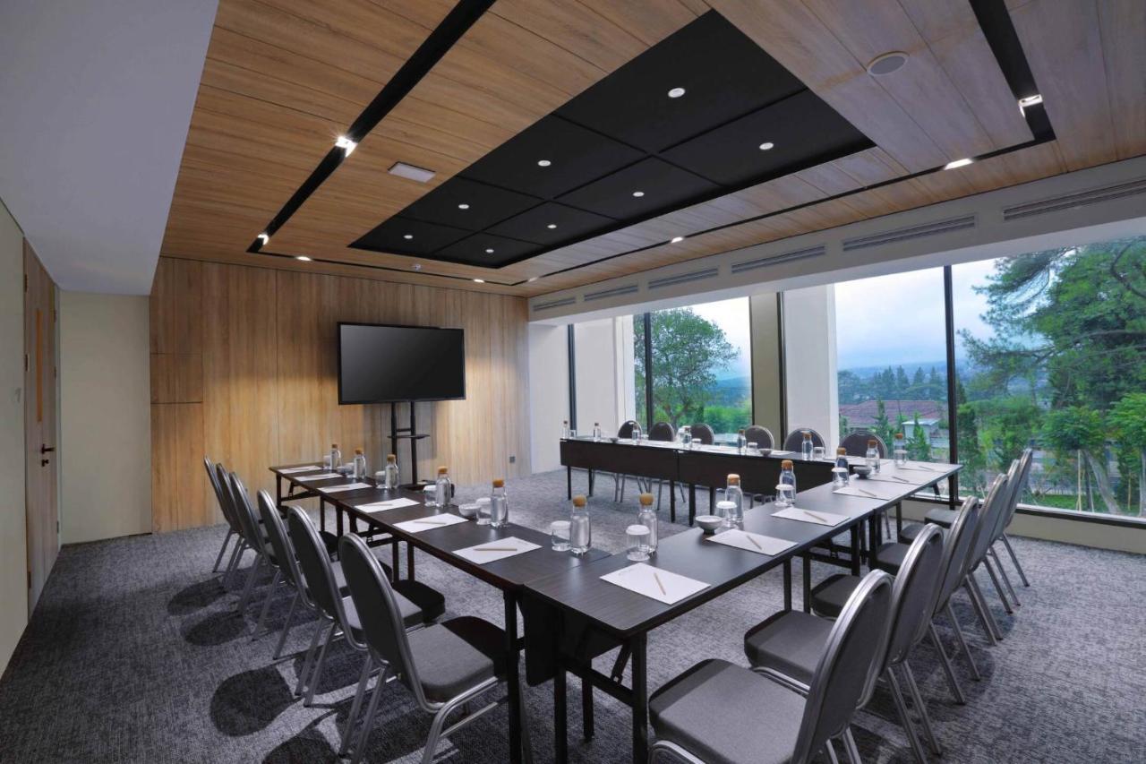Grand Aston Puncak Hotel & Resort Ciseureuh Esterno foto